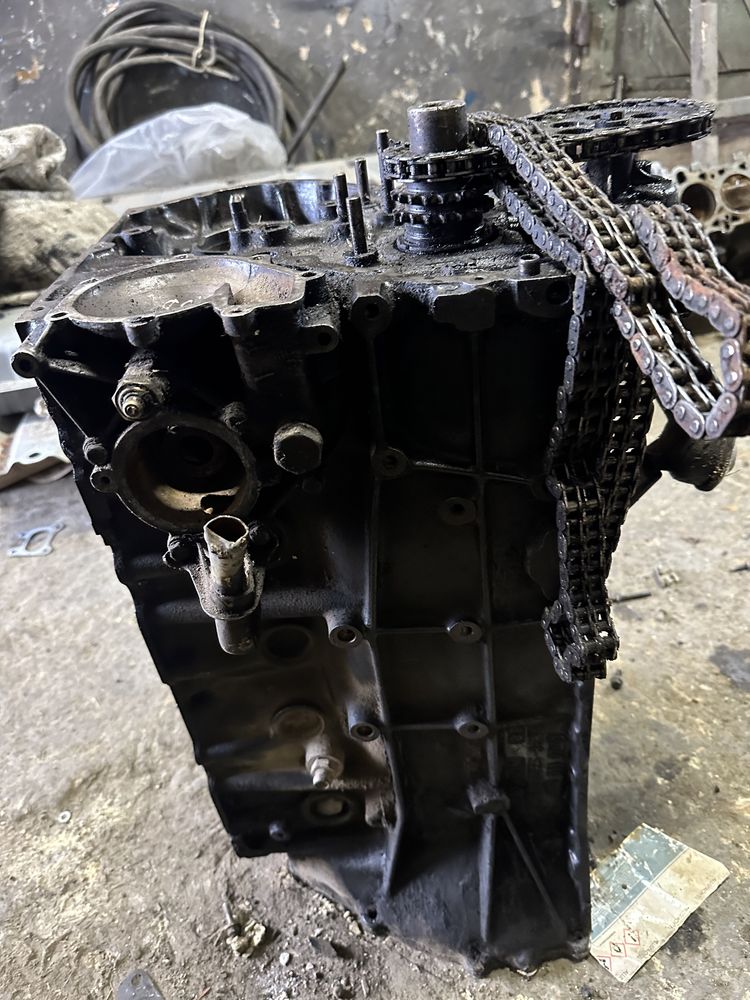 Блок циліндрів поршень колінвал взборі Mercedes w190 2.5d 602.911