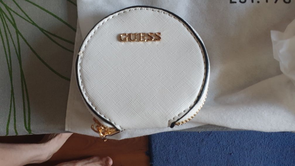 Стильна сумочка Guess