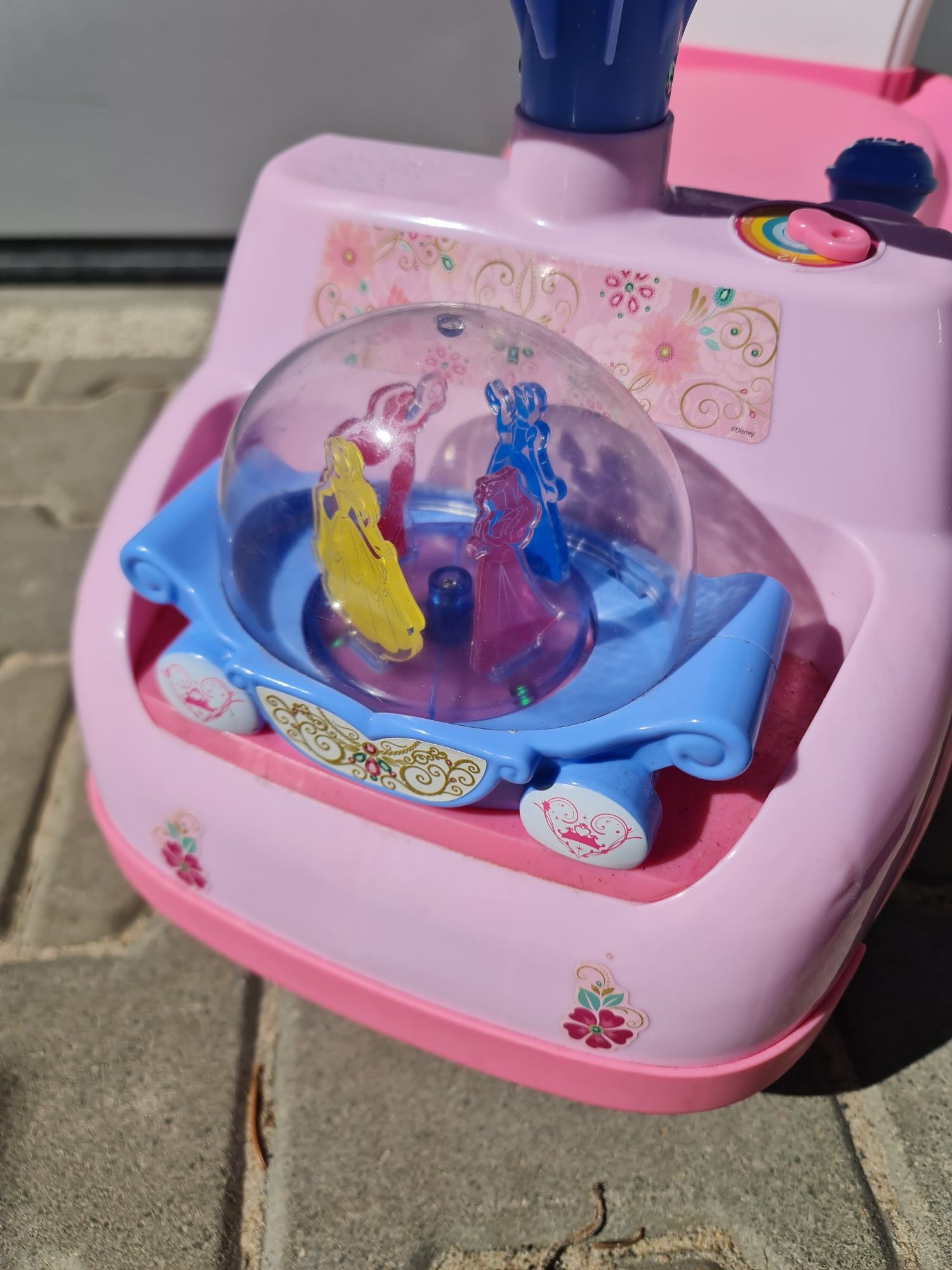 Pchacz samochodzik dla dziewczynki Disney