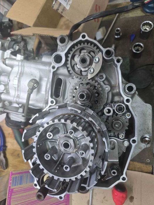 Двигун Yamaha YZ250F 2007 під відновлення