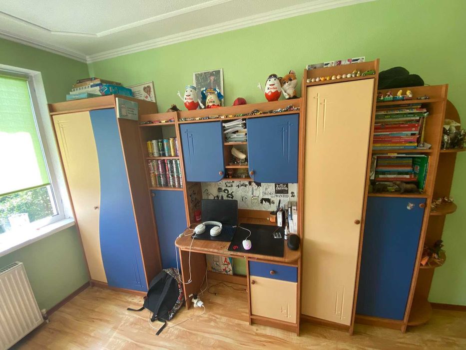 Меблі,стінка дитяча з партою