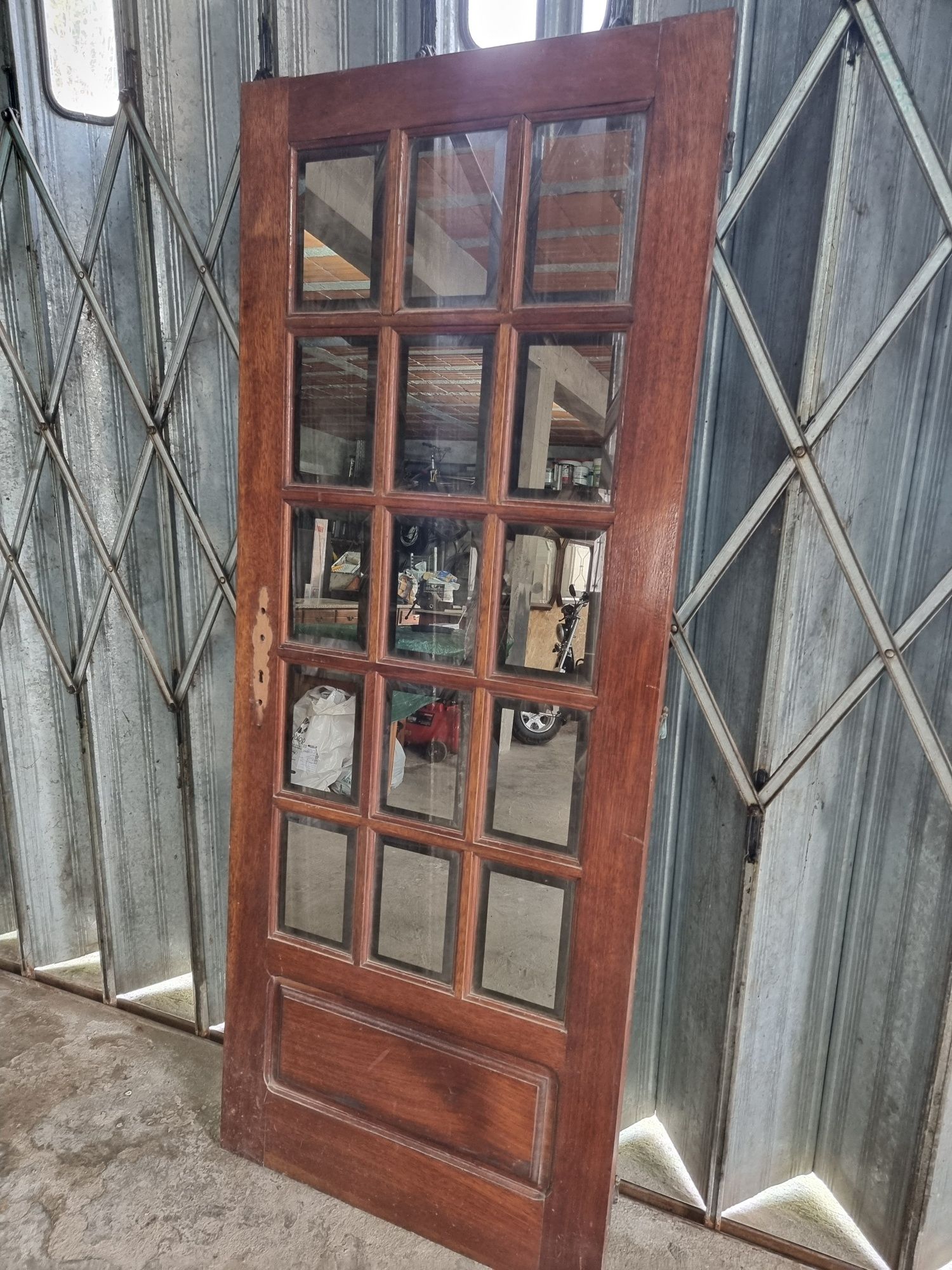 3 portas maciças com vidro