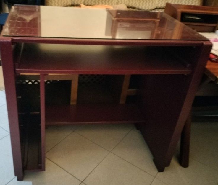 Modern Desk with Glass Top – Elegant and Functional64310001943169120