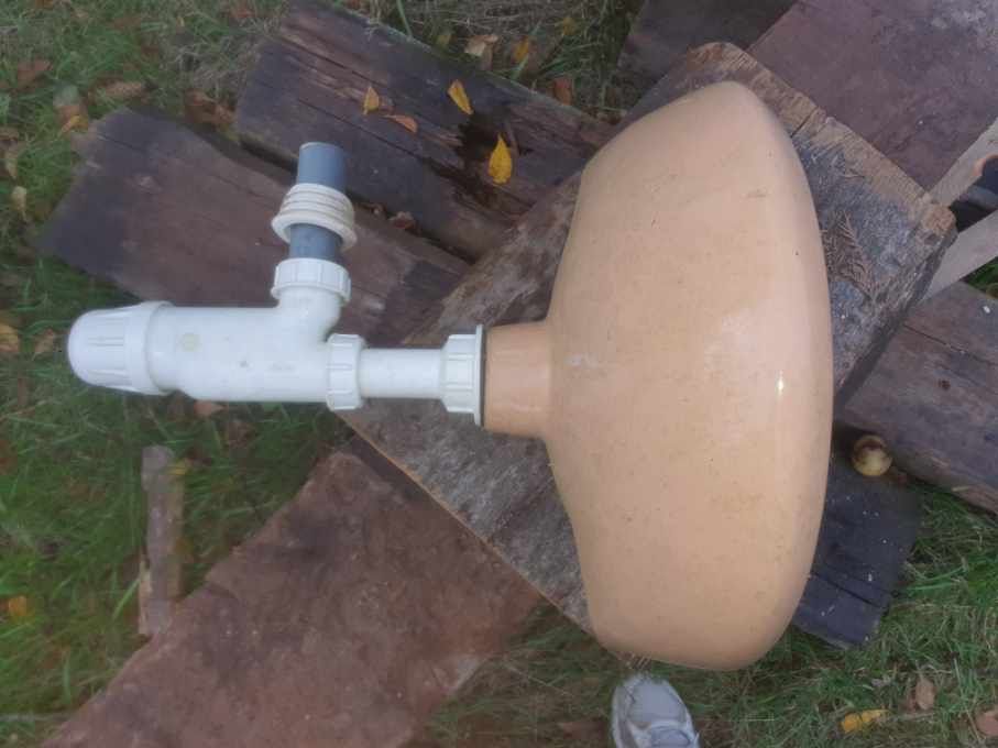 Umywalka z syfonem gotowąla do powieszenia 55zł