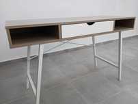 Mueble escritorio de marca Jysk muy buen estado.