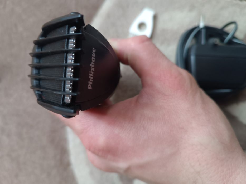 Машинка для стрижки Philips HQ С242 Philishave