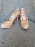 Szpilki czółenka nude beżowe Clarks nowe skóra 36