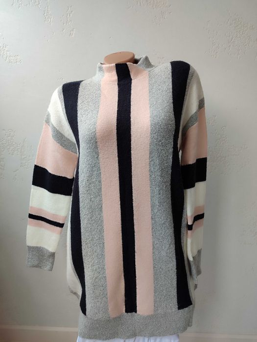 Толстовка теплая С-М р .Свитер. Новое платье 38р Fervente Туника