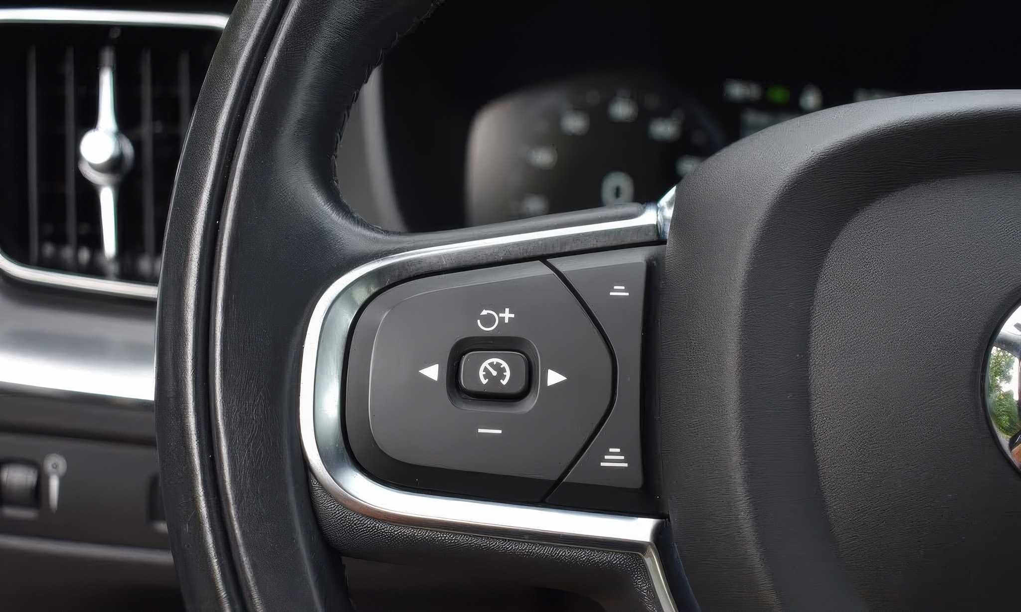 2019 Volvo XC60 T5 Momentum