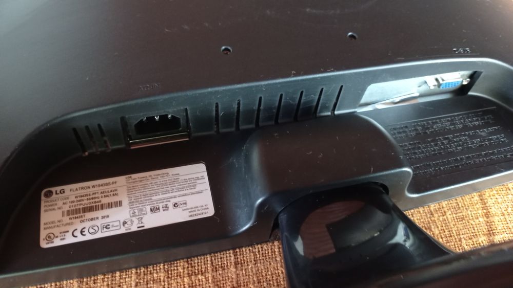 Монітор   LG 19"