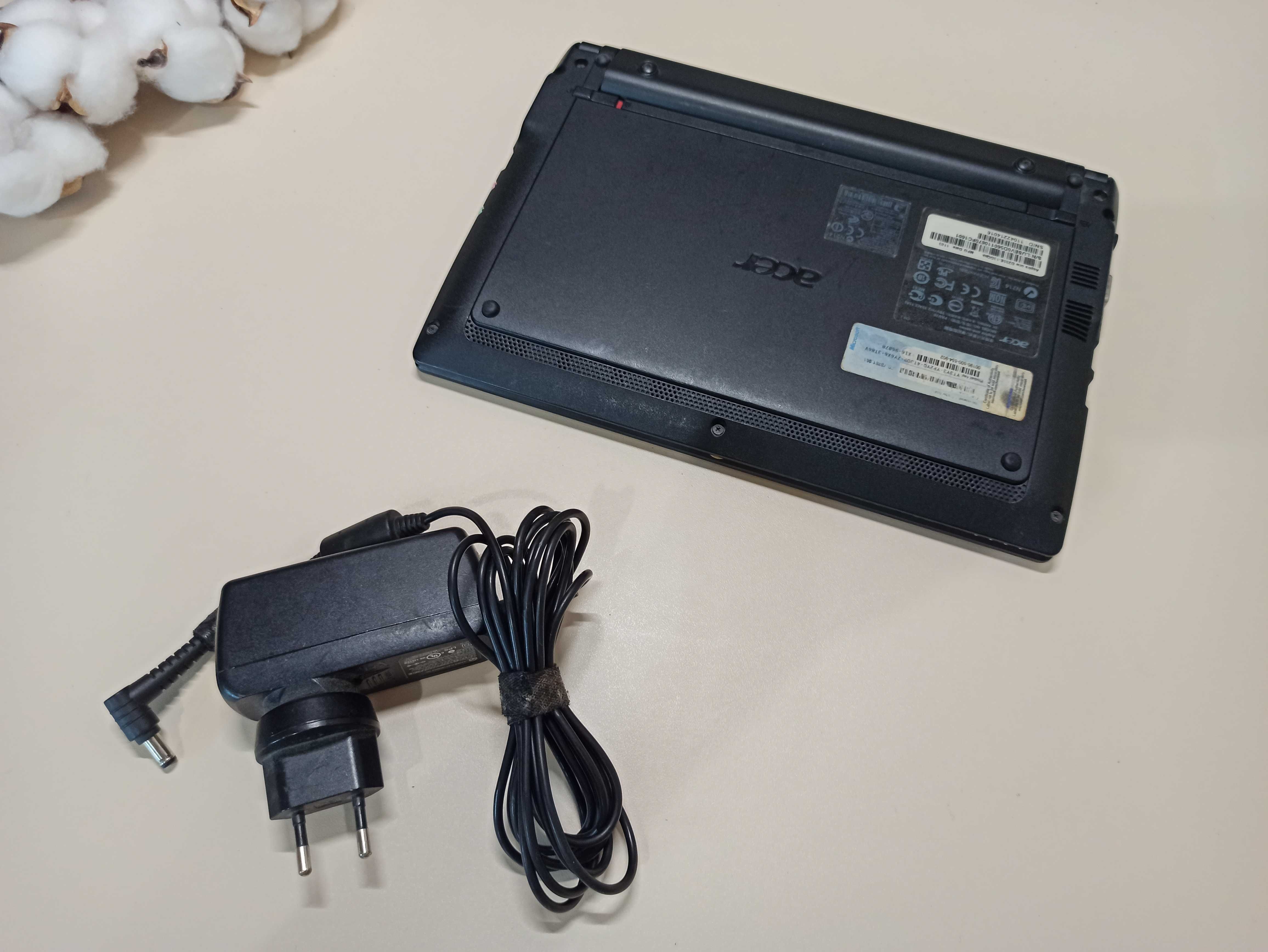 Ноутбук Acer Aspire One D255E