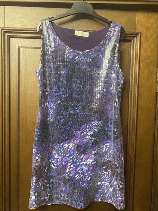 Продам платье с паетками фирмы Wallis