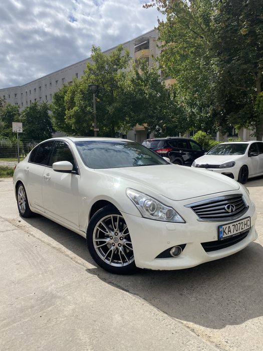 Infiniti G25 2012