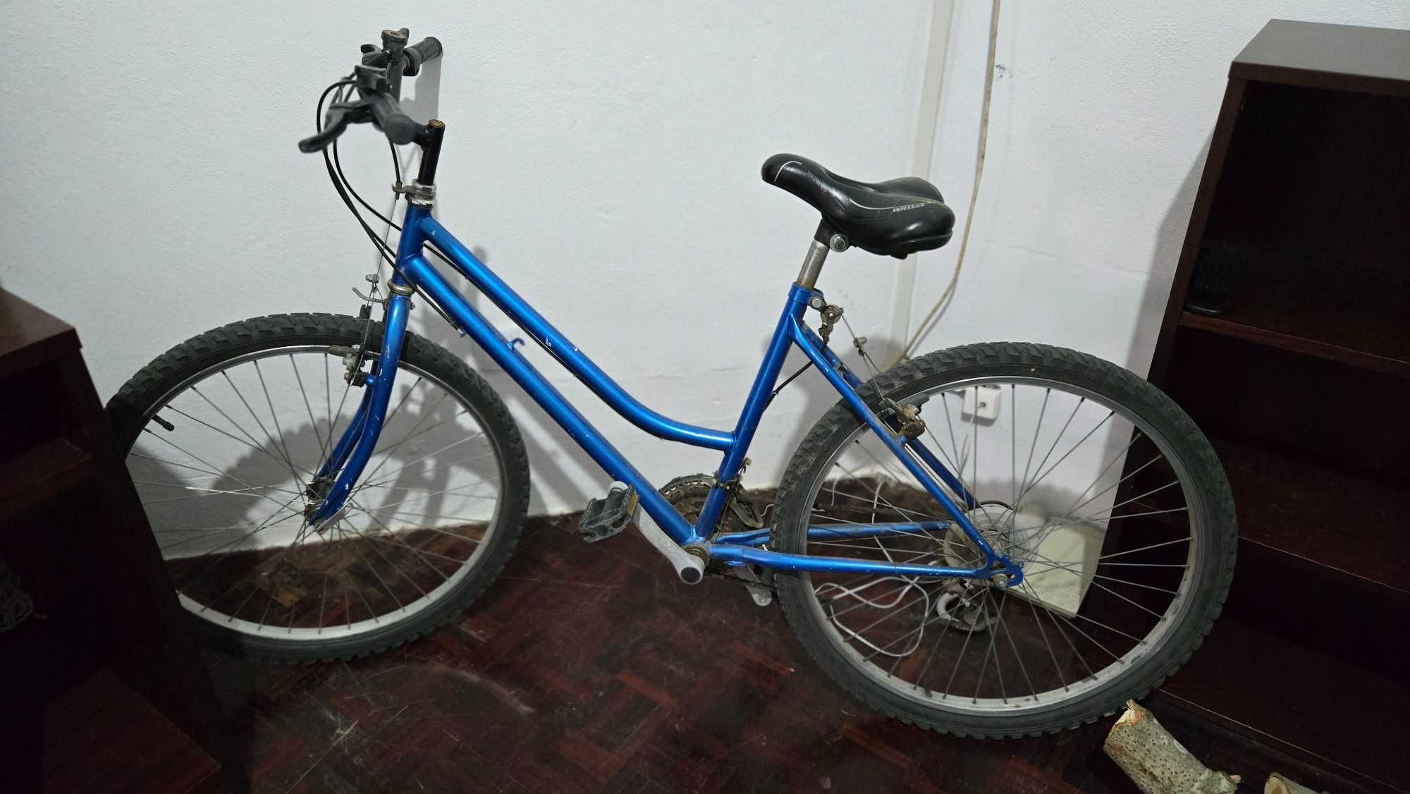 Bicicleta usada em boas condições