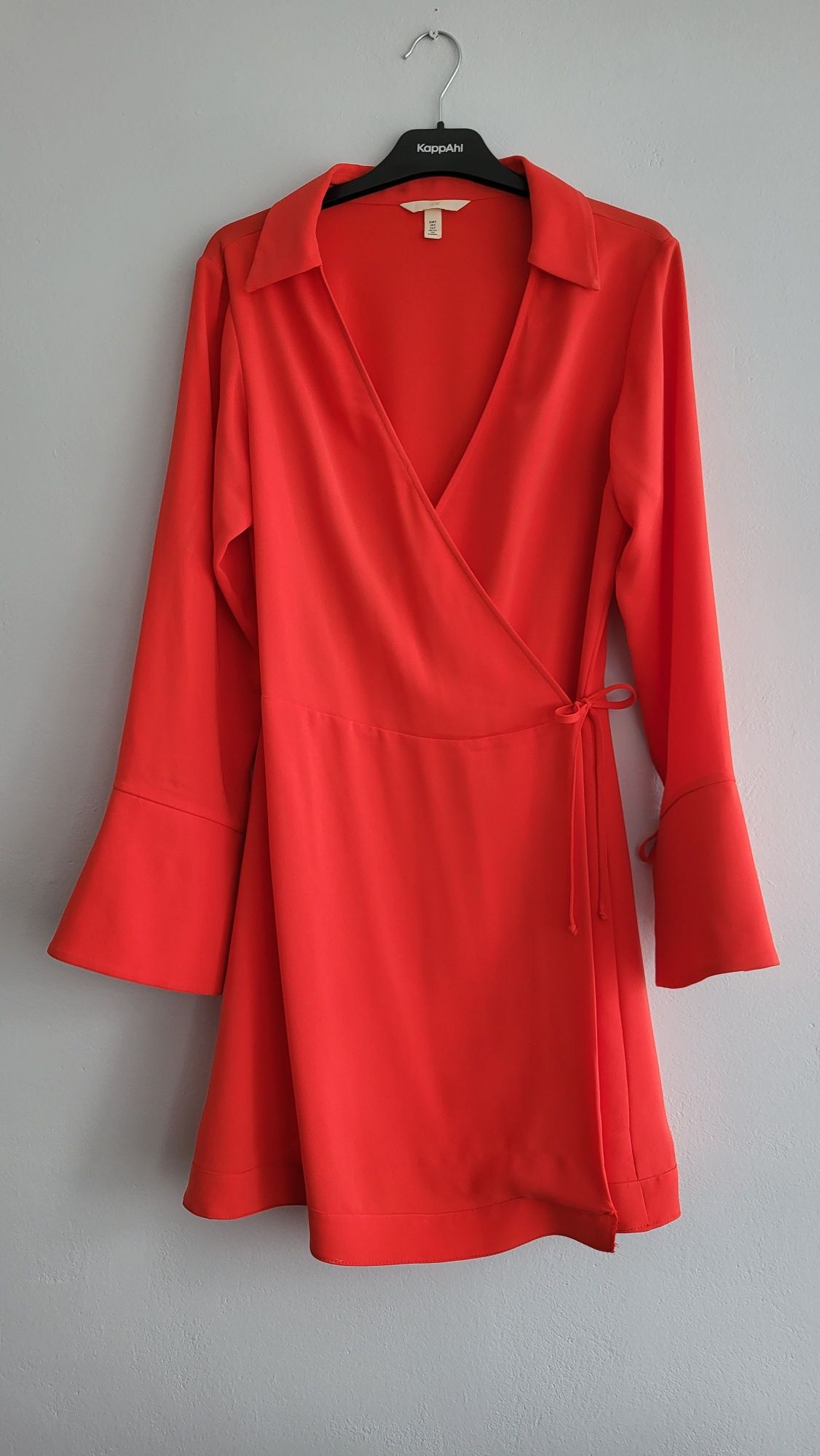 Pomarańczowoczerwona krótka sukienka kopertowa z dekoltem w serek, H&M