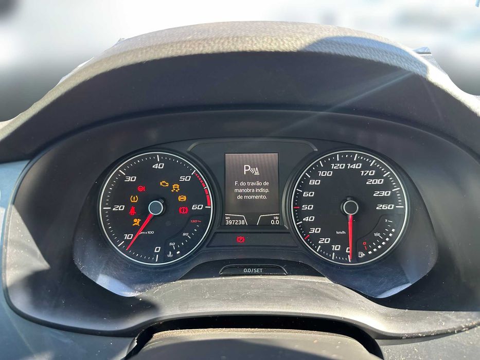 Seat Ateca 1.6 TDI 115 cv de 2018 Salvado