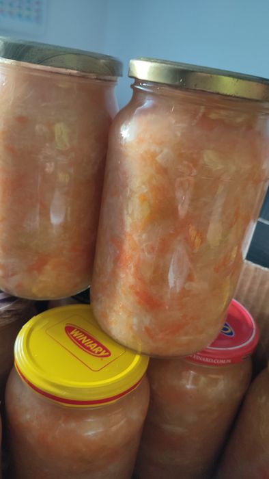 Kapusta kiszona w sloikach