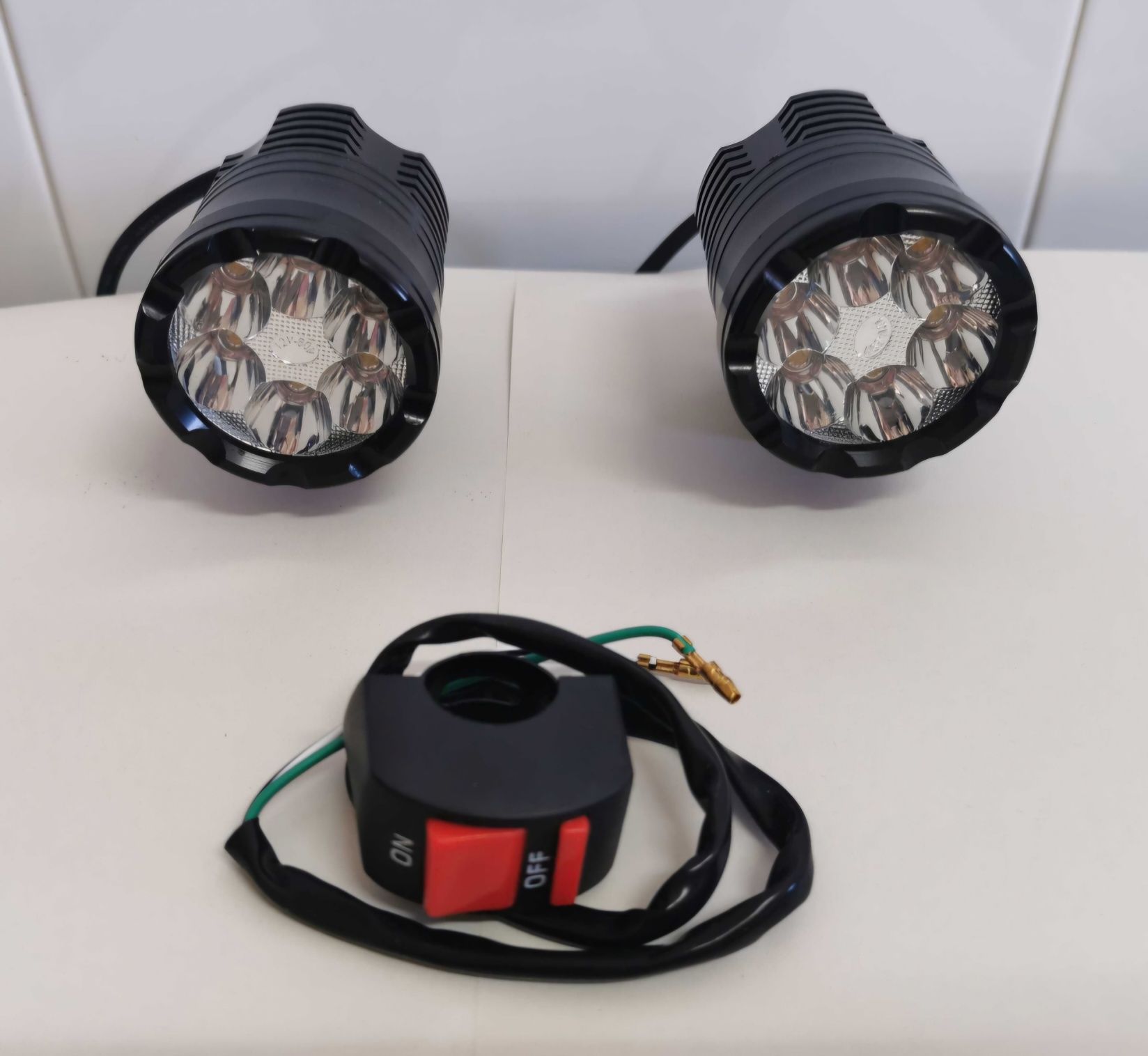 Faróis Universais Auxiliares / Nevoeiro leds / Motos / Motas ( NOVOS )