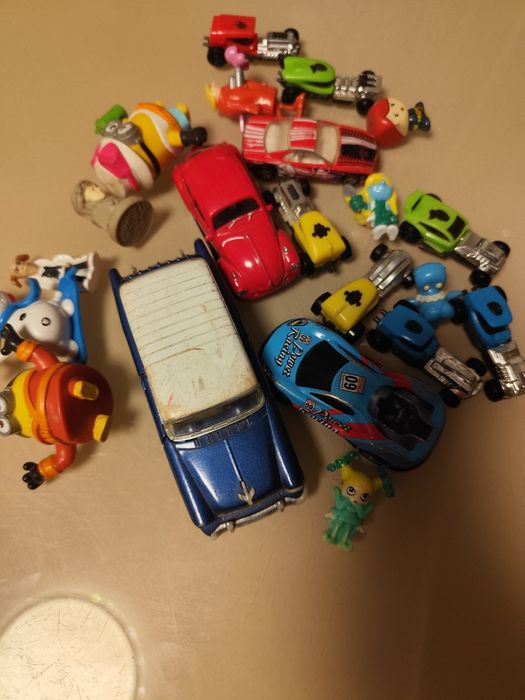 Лот дитячих іграшок