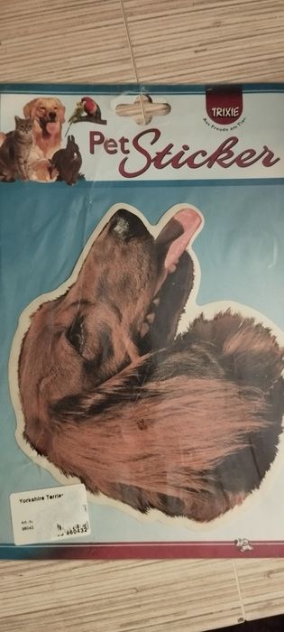 Naklejka na samochód pies