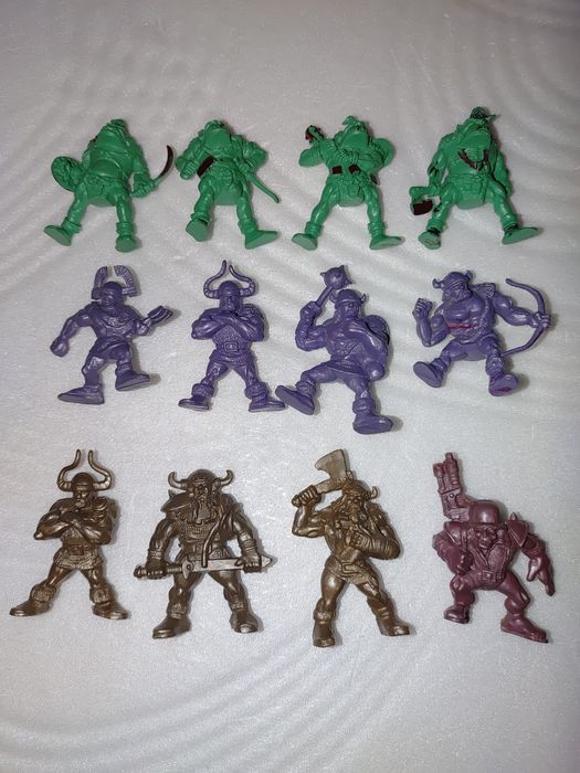 Технолог Фигурки  Викинги Орки солдатики и прочее цена за все