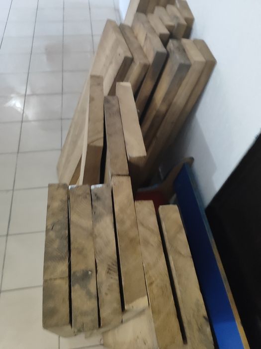 Сходинки дубові цільні сходи