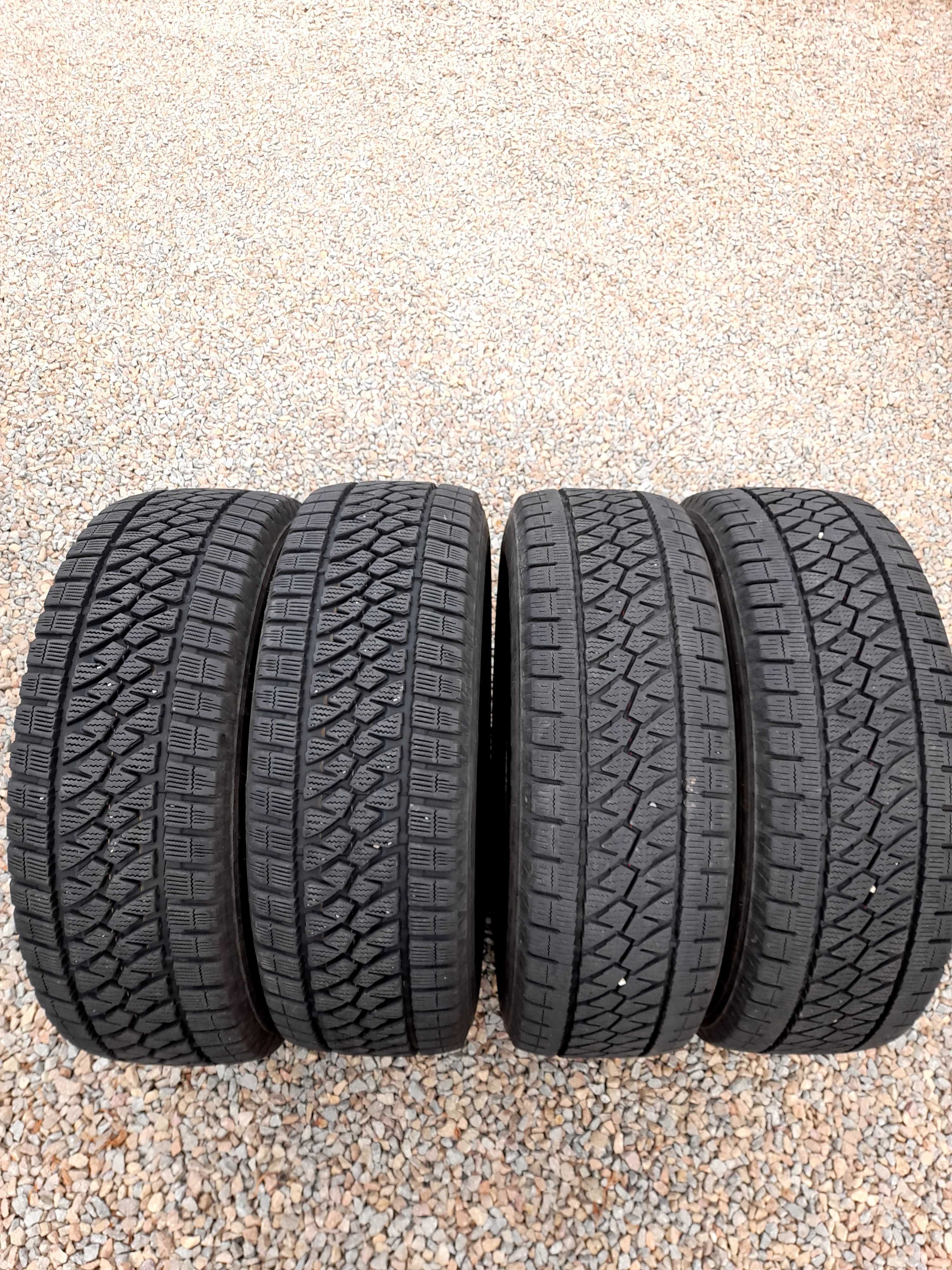 4st Bridgestone Blizzak 235/65/R16 C 115/113 R Jak nowe !