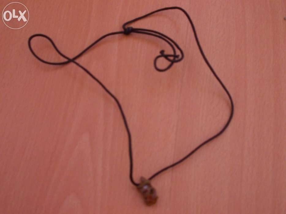 Colar com bruxinha