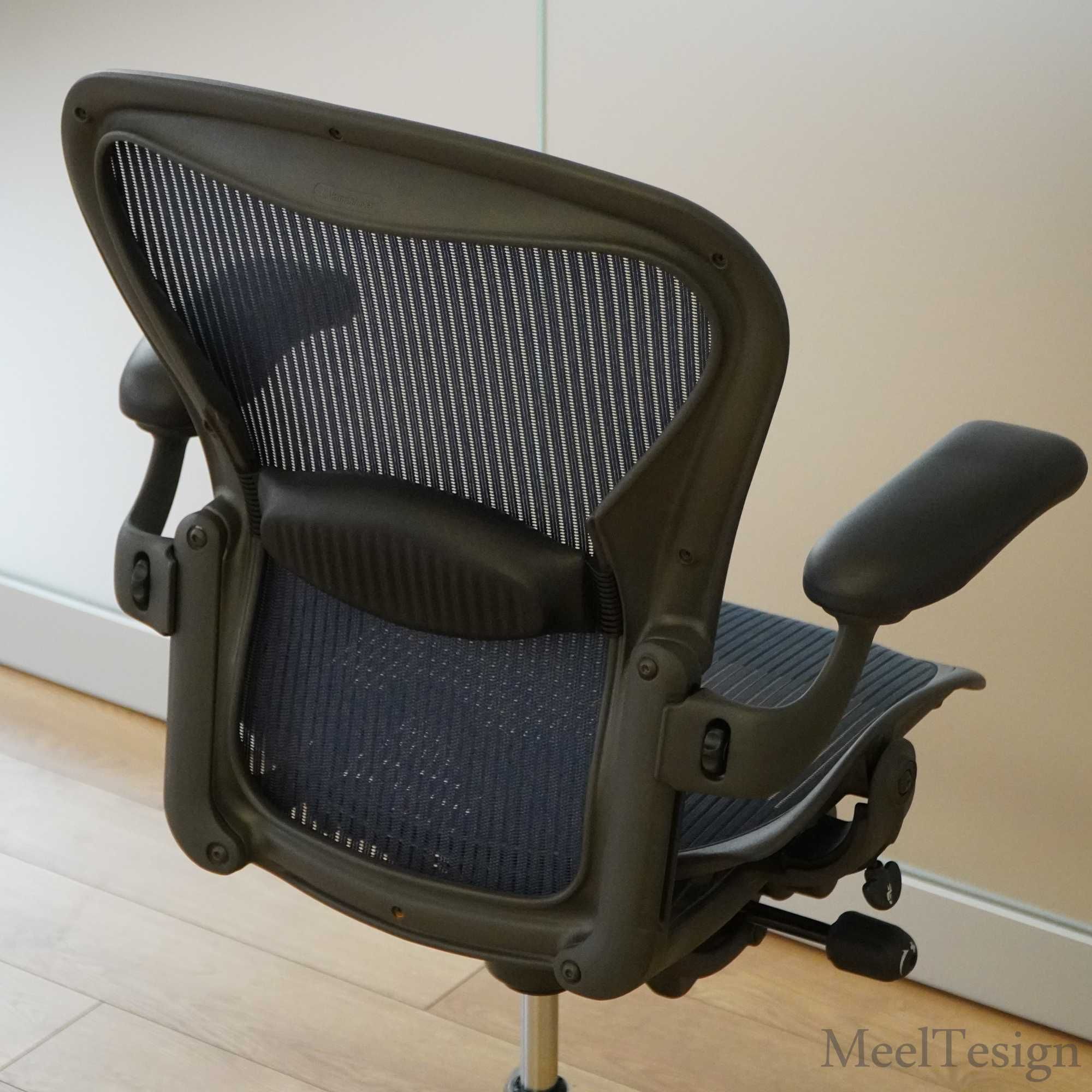 Fotel biurowy Herman Miller Aeron Classic B