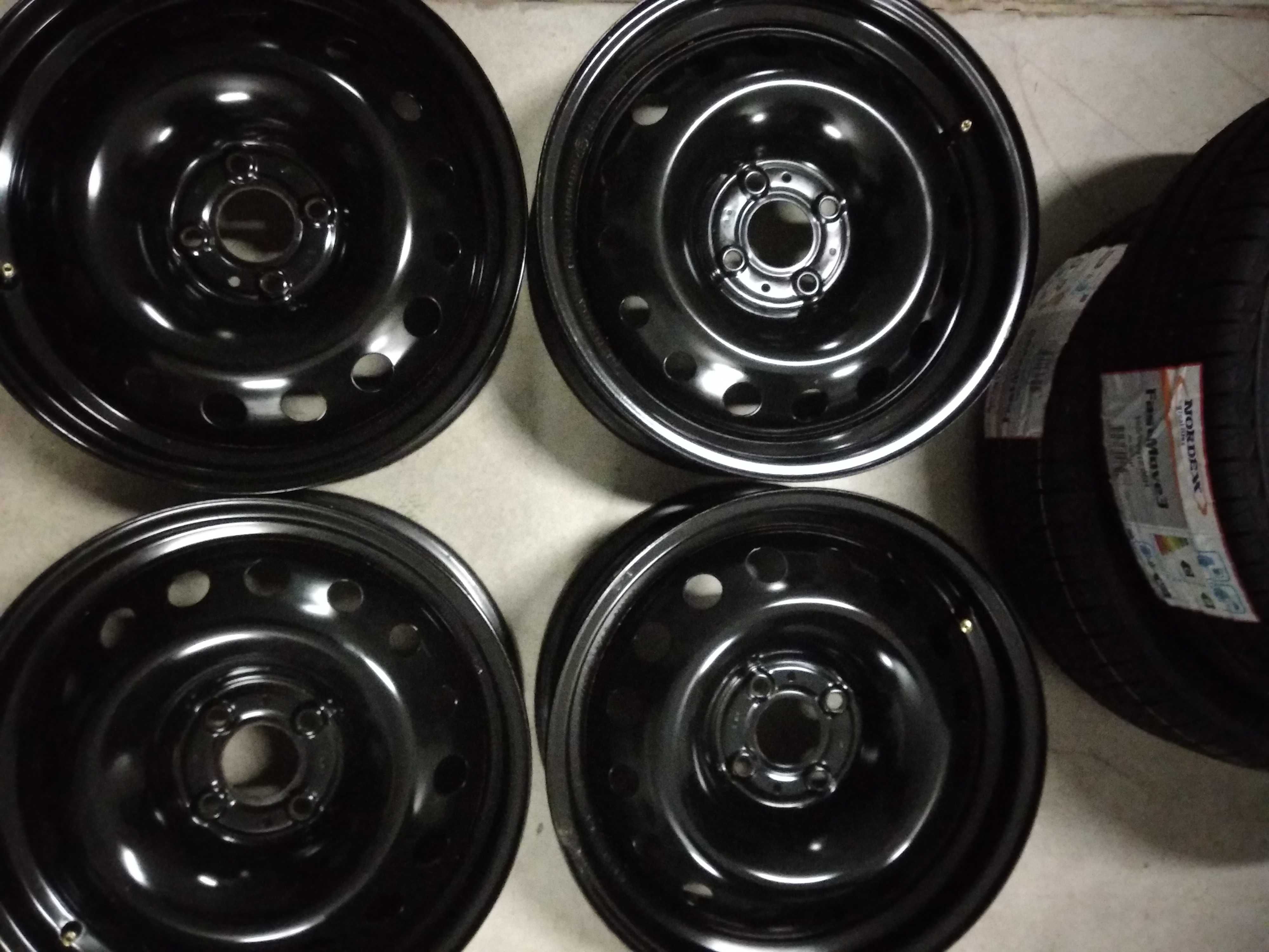 4x Felgi 15 4x100 Renault Dacia Nowe