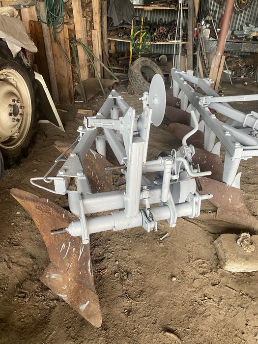 Pług Grudziadz 3skibowy 5podorywowy