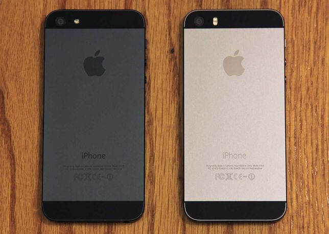 1 iPhone 5s і 1 iPhone se