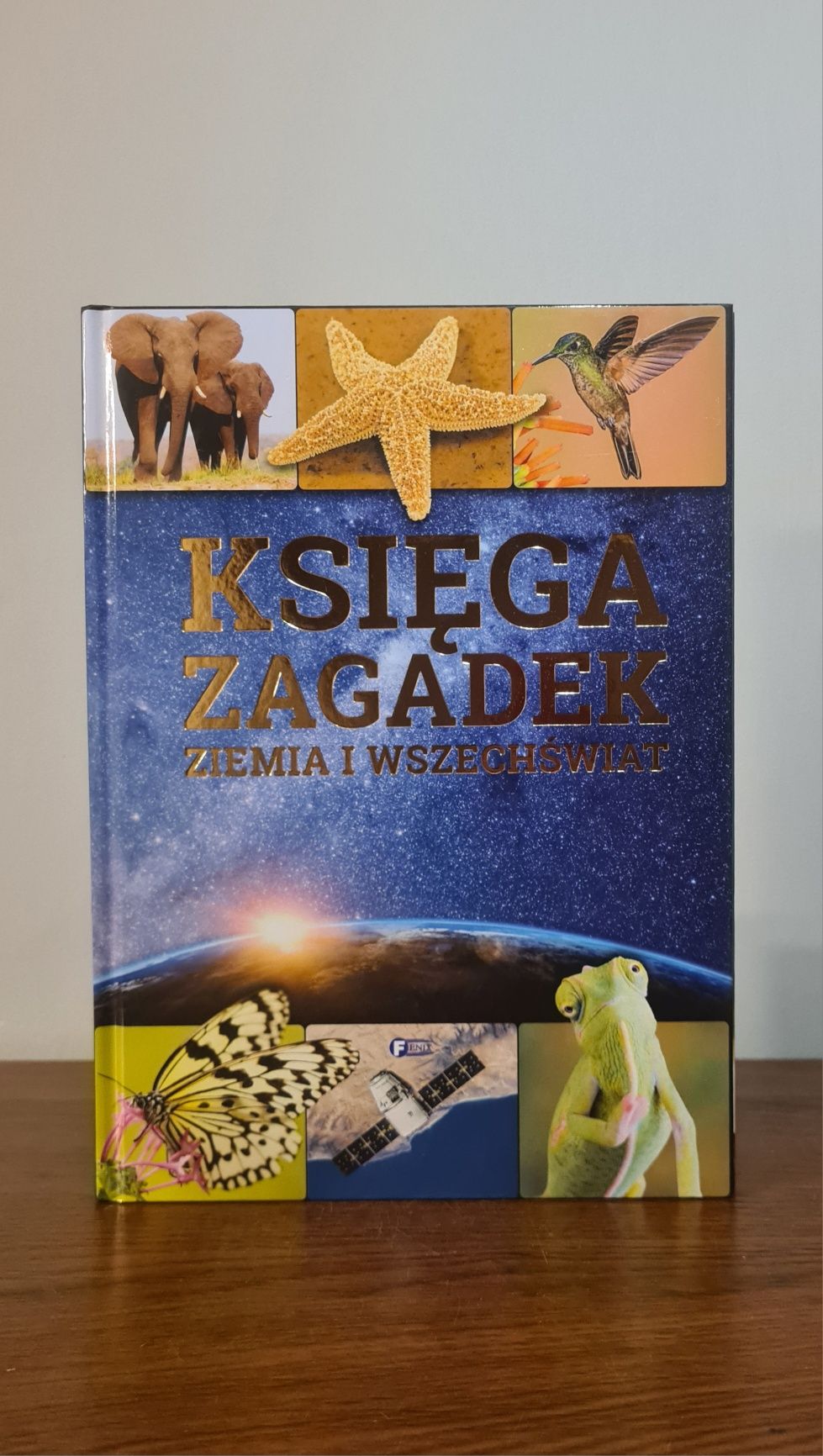 Księga zagadek - Ziemia i wszechświat