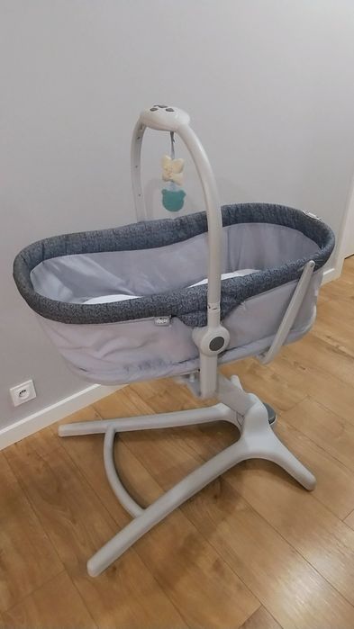 Chicco Baby Hug 4w1 - wielofunkcyjne łóżeczko +stolik do karmienia