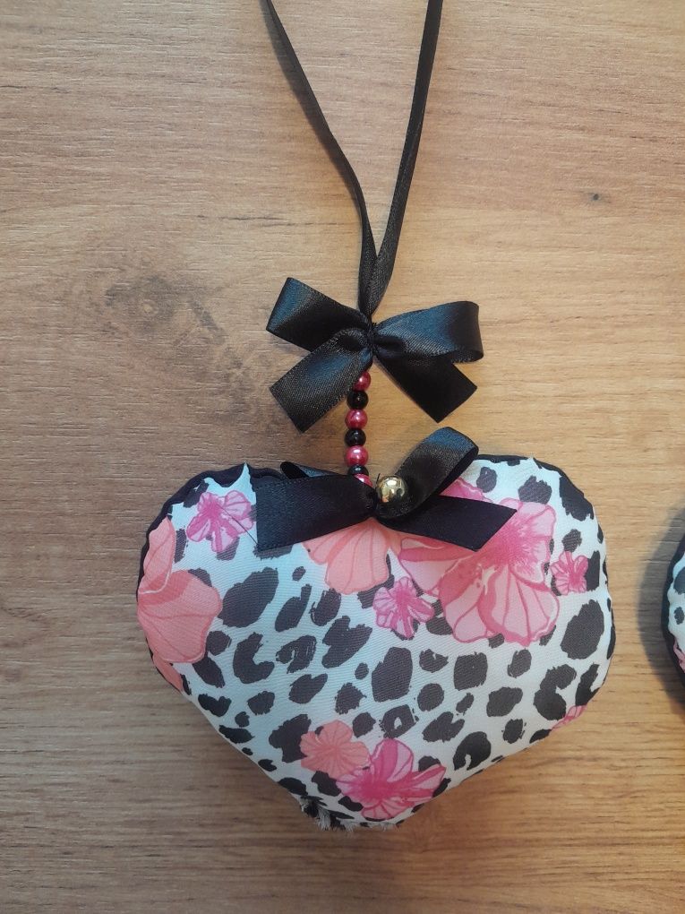 Nowa zawieszka na ścianę panterka z kwiatami Serduszko 12cm