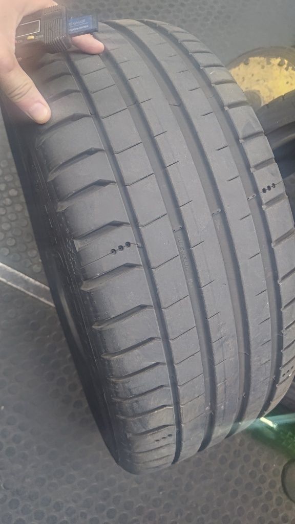 Продам резину Michelin Pilot Sport 5 235/40/19