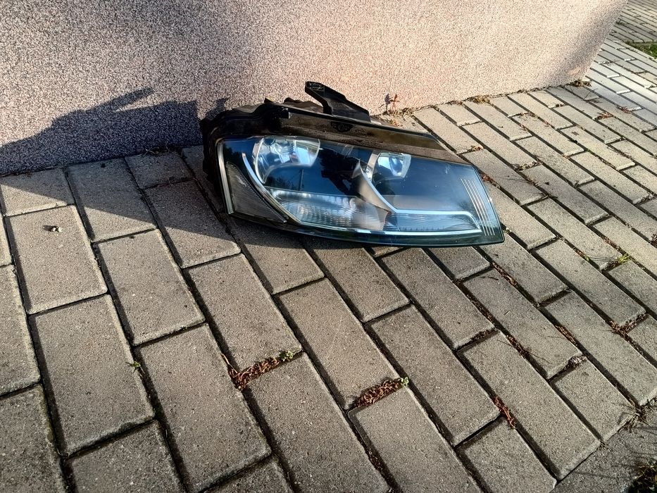 Lampa prawa prawy przód Audi A3 8P LIFT EU ładna oryginalna części
