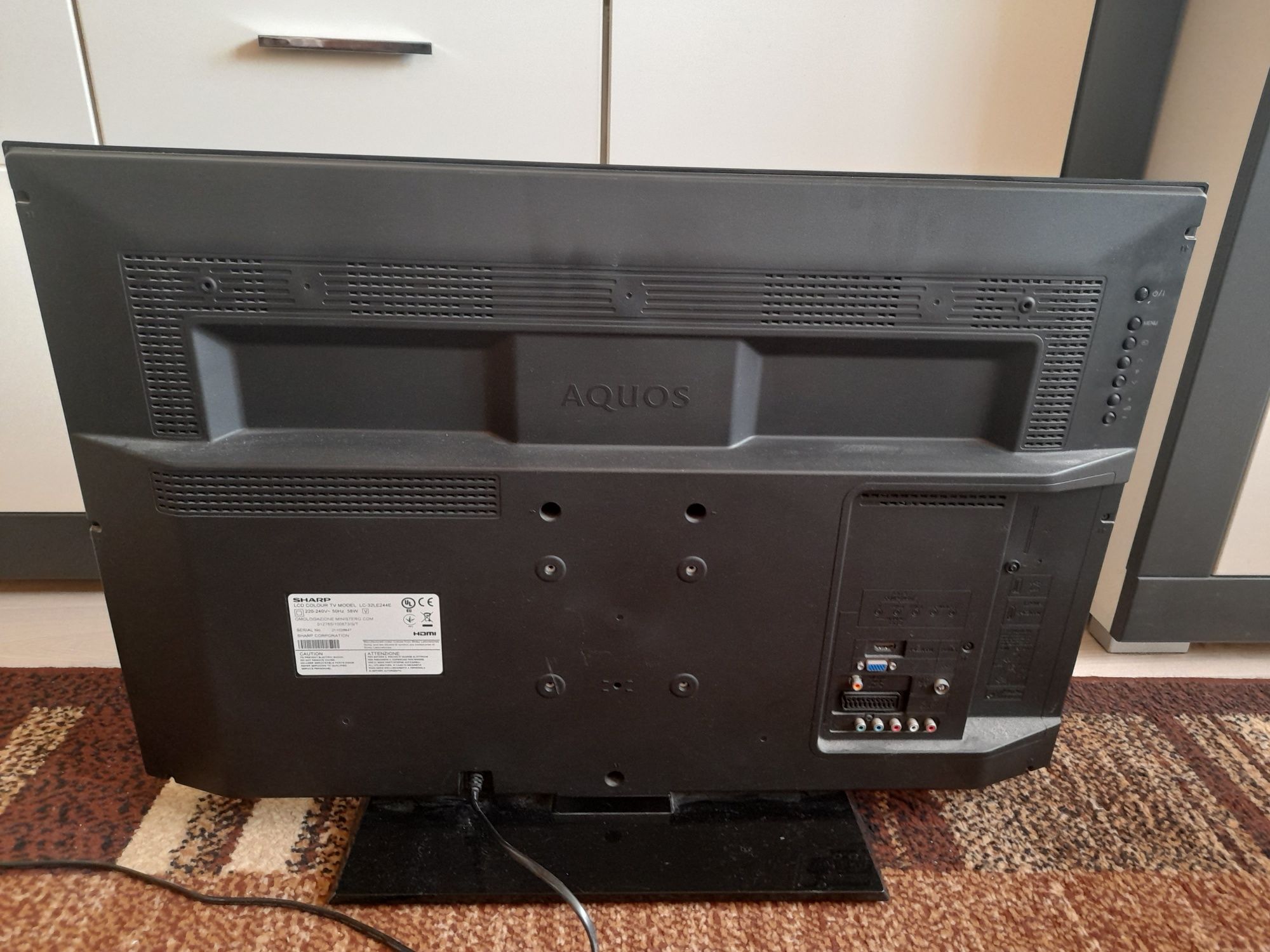 Telewizor Sharp 32 całe.