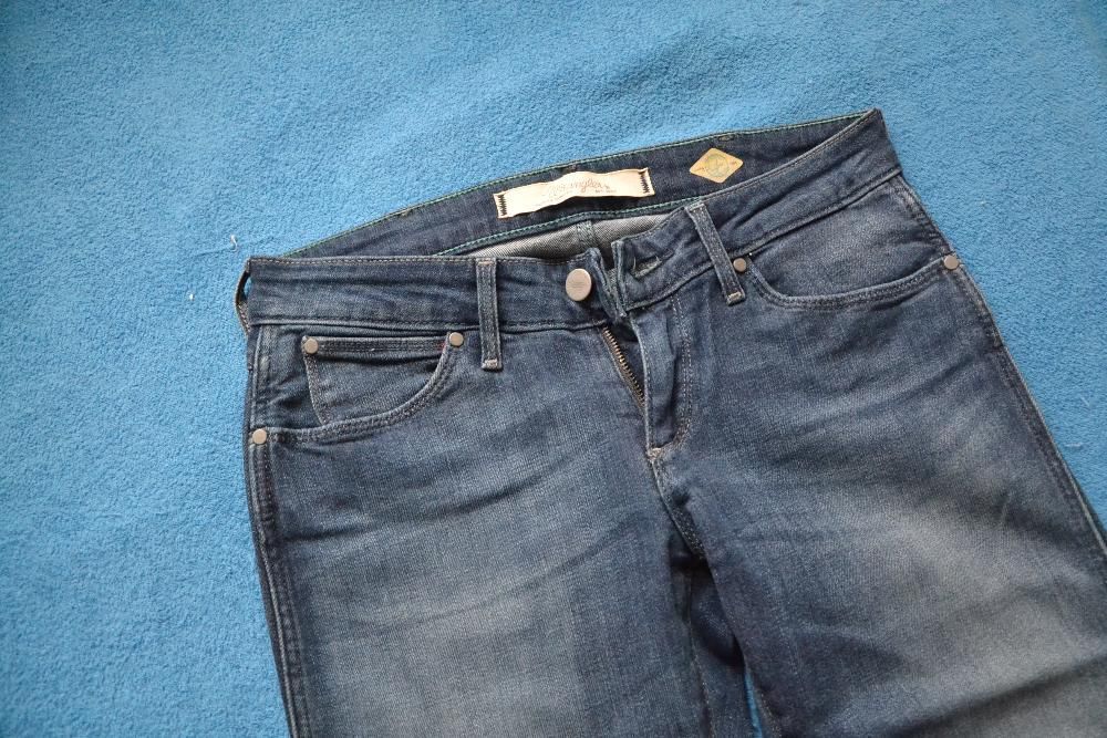 Damskie jeansy Wrangler W25 L30 Molly