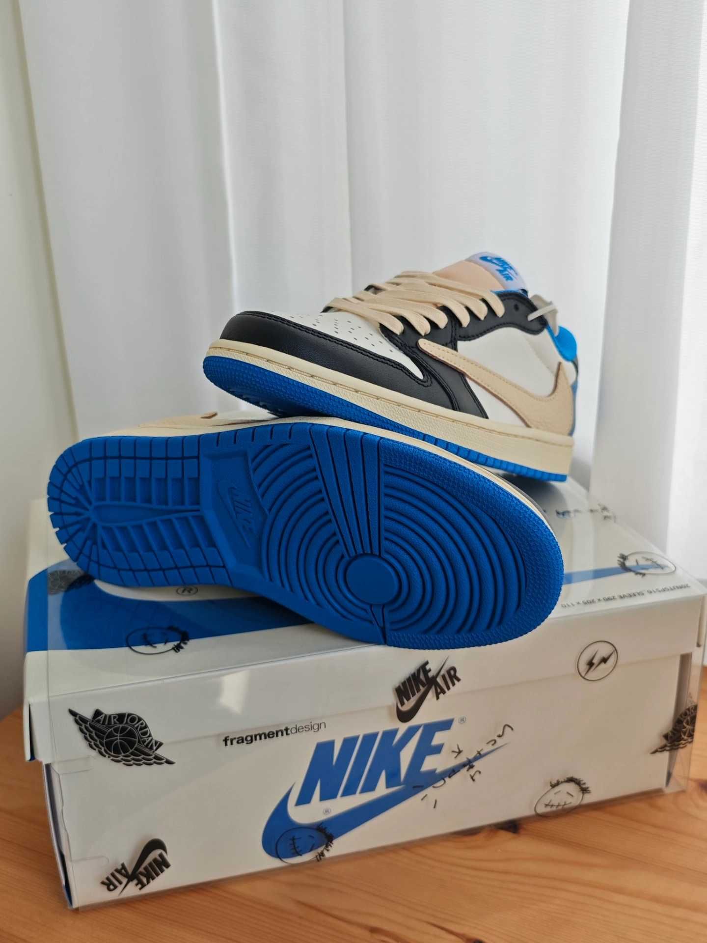 Jordan1Air1RetroLowOGSPFragment x Travis Scott UnisexTrampki R.42