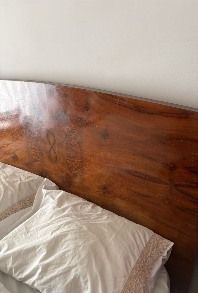 Cama + colchão e cómoda em ótimo estado