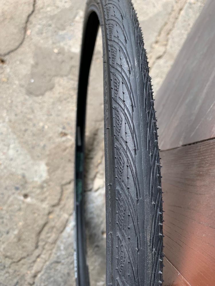 Nowa opona do roweru miejskiego B’TWIN 650x35b