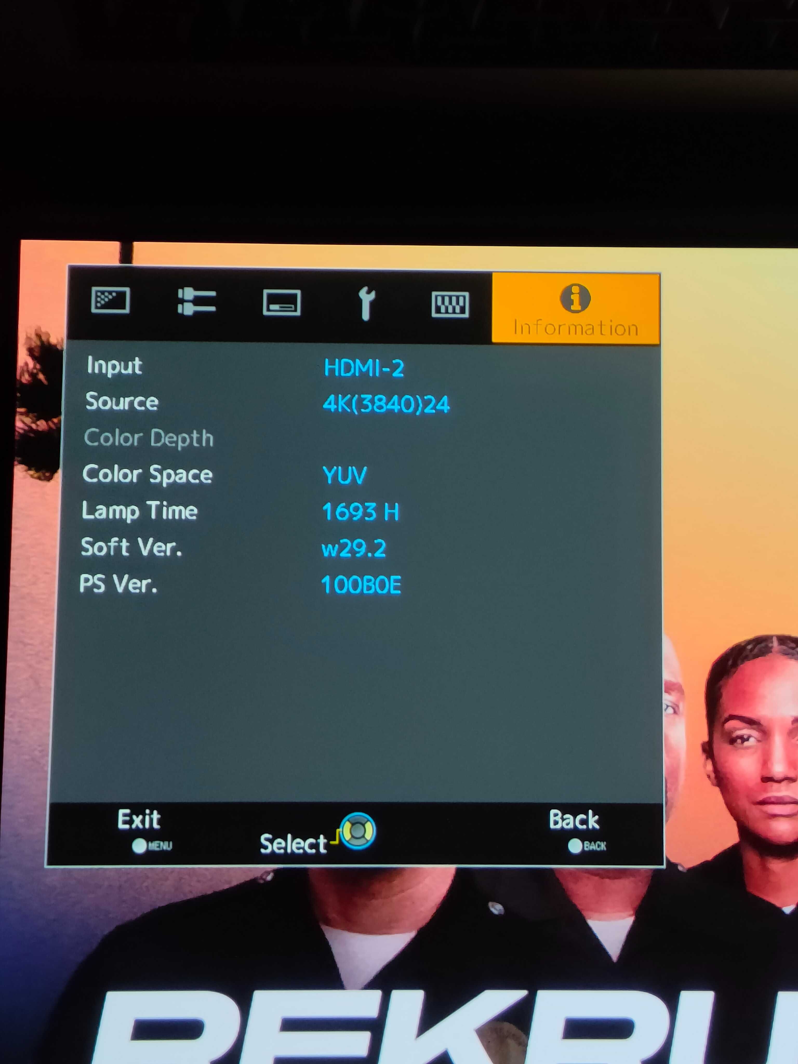 projektor 4K z HDR JVC DLA X5500BE