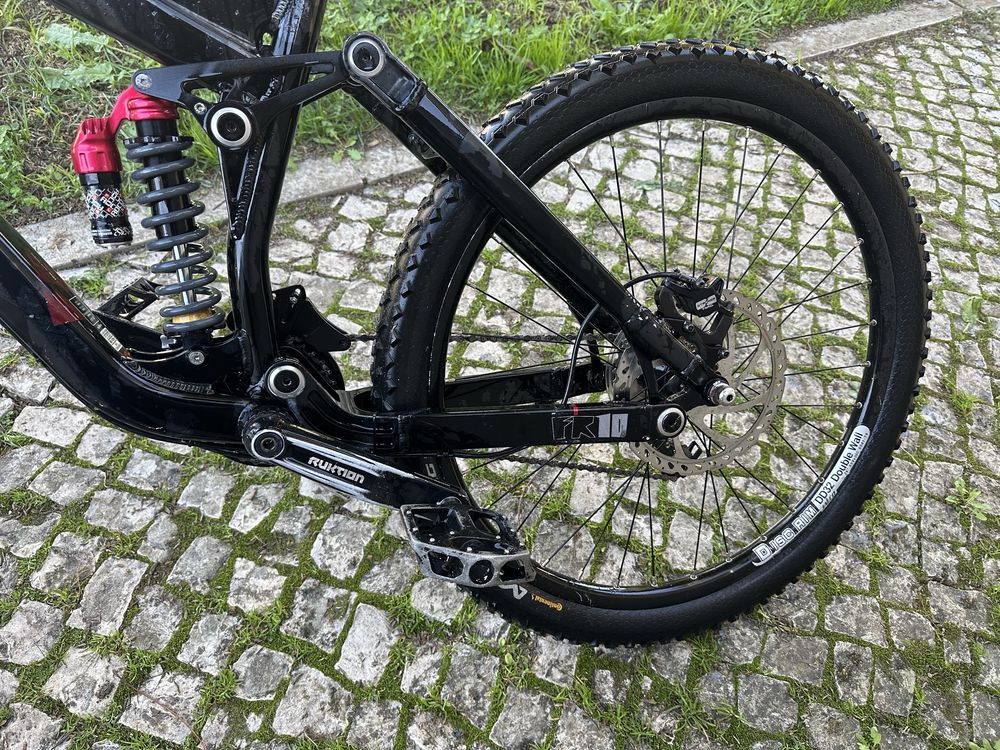 Bicicleta FR10 downhill