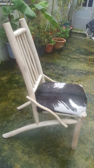 Cadeira de artesanato em madeira acento pel