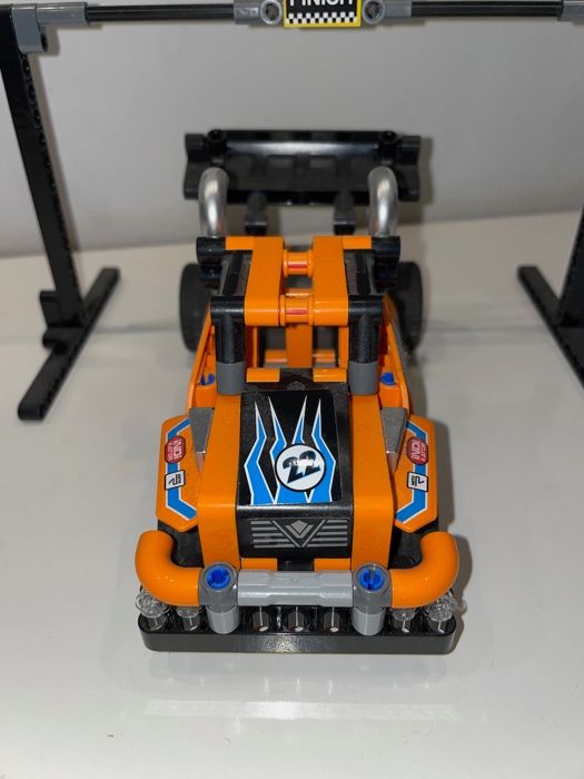 Lego 42104 Technic Ciężarówka Wyścigowa