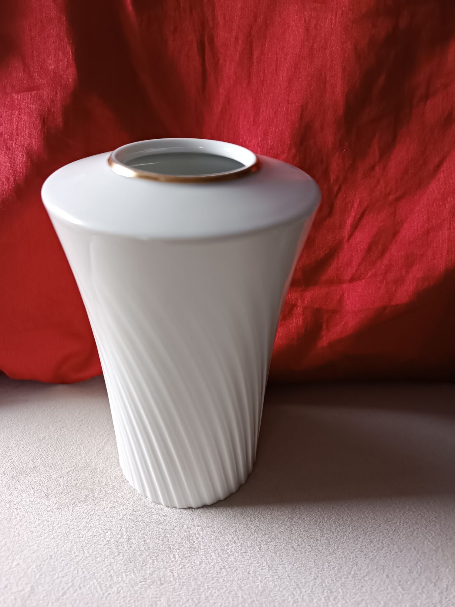 KPM oryginalny wazon utrzymany w stylu Art deco