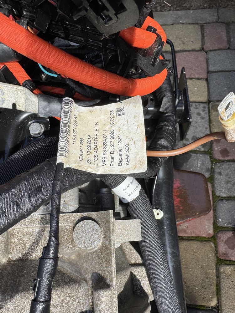 Двигун volksvagen id 3 в зборі підвіска