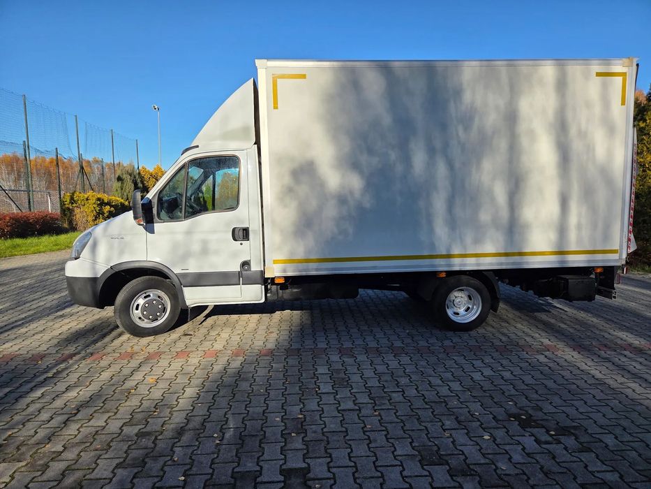 Iveco 40C18 winda 1000kg klima  Iveco 40C18 klima winda Super stan przystawka pod kiper