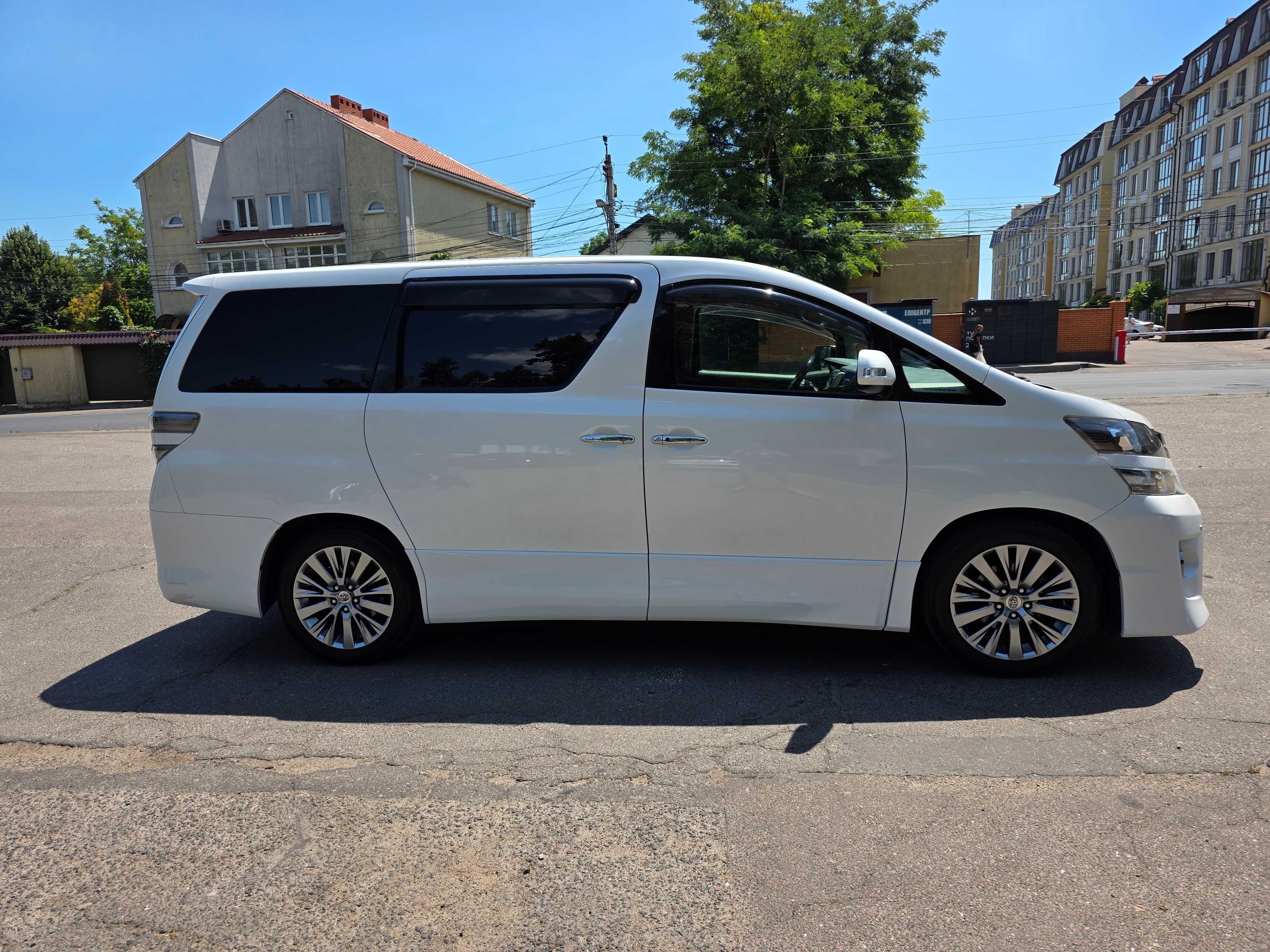 Toyota vellfire '12 Golden Eyes  панорама